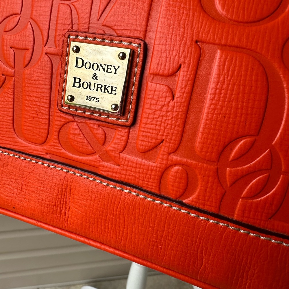 Bright orange Dooney & Bourke handbag EUC - Picture 3 of 7